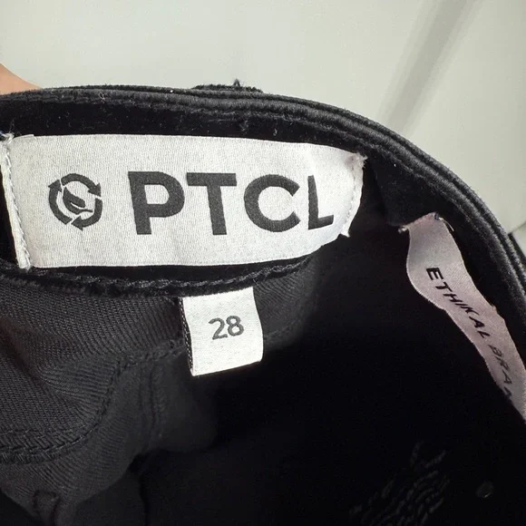 Black Flared Women Jeans - Picture 6 of 8